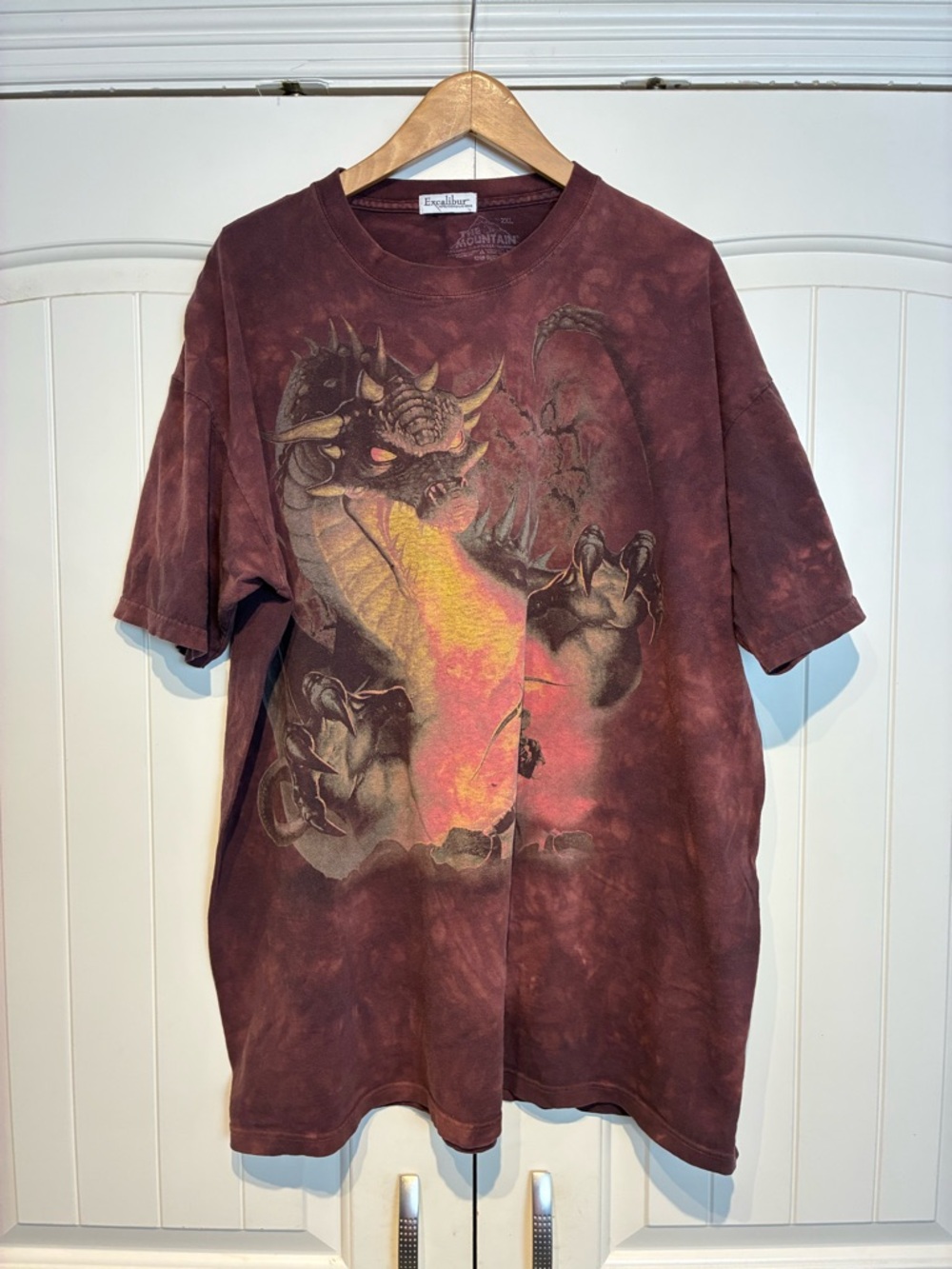 The Mountain Burgundy Dragon Short Sleeve Tee Size XXL